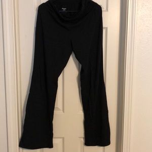 Maternity yoga pants